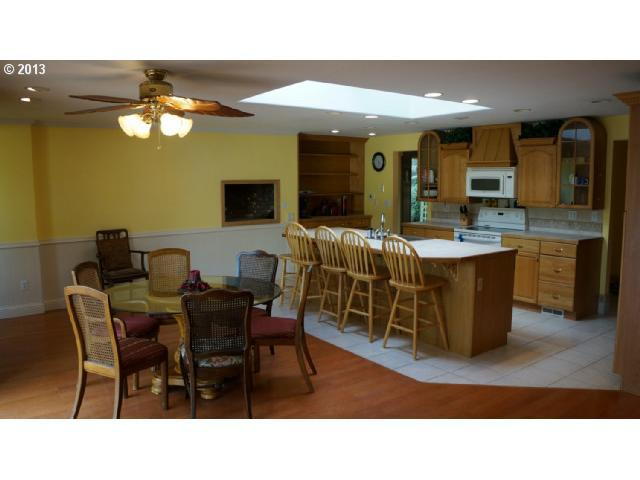 photo 1 of 8398 Cason Rd, Gladstone, OR 97027