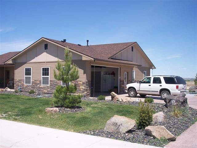 photo 1 of 21246 Oakwood Dr, Greenleaf, ID 83626