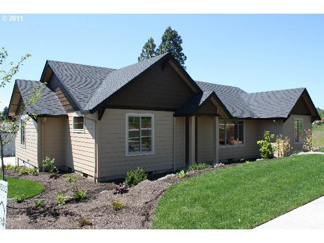 photo 1 of 275 E 4th St, Lowell, OR 97452
