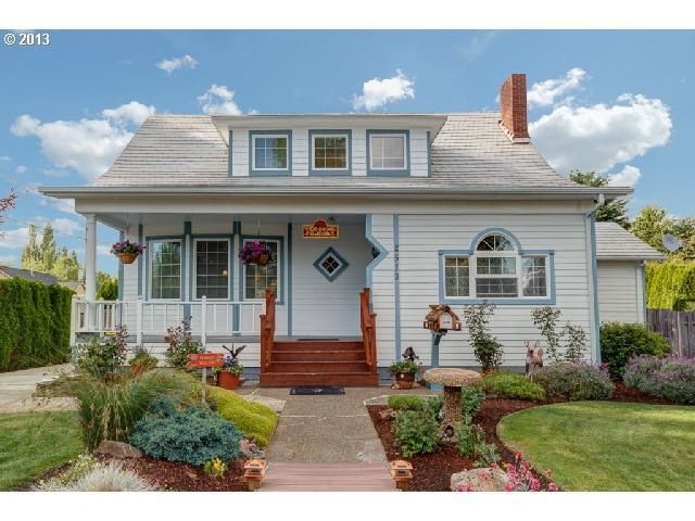 photo 1 of 2519 21st Ave, Forest Grove, OR 97116