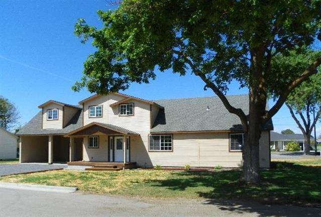 photo 1 of 1385 W 4th St, Weiser, ID 83672