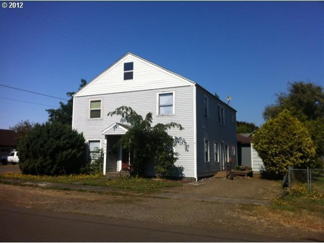 photo 1 of 2602 6th St, Tillamook, OR 97141