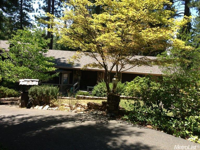 photo 1 of 5425 Begonia Dr, Pollock Pines, CA 95726