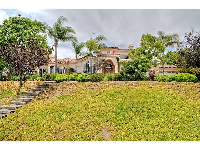 photo 1 of 195 Lemon Grove Dr, Fallbrook, CA 92028