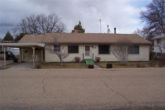 photo 1 of 810 N D St, Parma, ID 83660