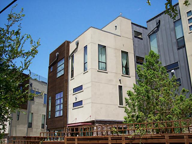 photo 1 of 402 Trinity River Cir, Dallas, TX 75203