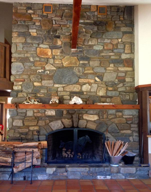 photo 1 of 88 Kirpals Way, Sagle, ID 83860