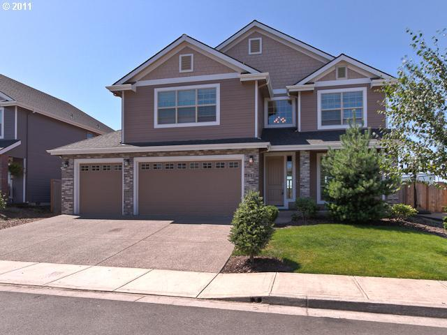 photo 1 of 652 June Dr, Molalla, OR 97038