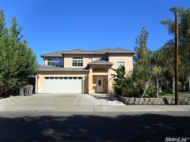 photo 1 of 4 W Clover St, Woodland, CA 95695