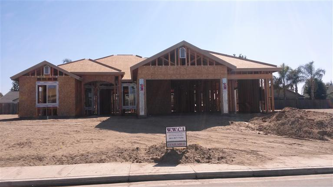photo 1 of 8411 Nine Iron Dr, Bakersfield CA 93312