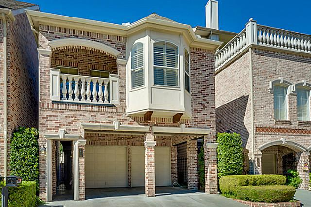 photo 1 of 18119 Frankford Lakes Cir, Dallas TX 75252