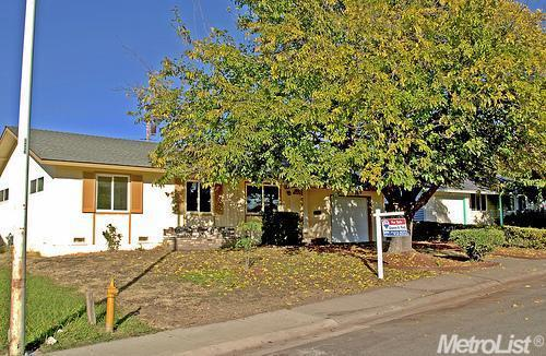 photo 1 of 6932 Gillingham Way, North Highlands CA 95660