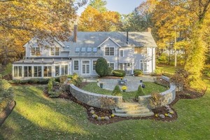 photo 1 of 23 Thoreau Cir, Beverly, MA 01915