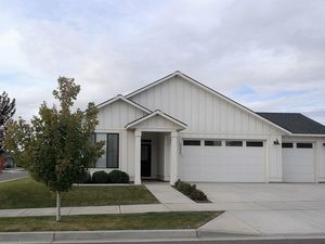 photo 1 of 2295 Morris Ave, Richland, WA 99352