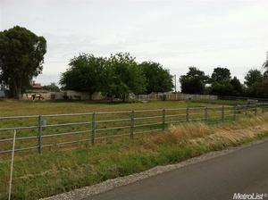 photo 1 of 131 U St, Rio Linda CA 95673