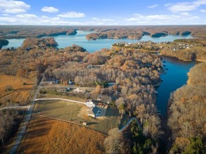 photo 1 of 530 Hopkins Lane, Winchester, TN 37398