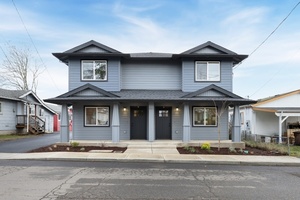 photo 1 of 931 Prospect St, Oregon City, OR 97045