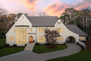 photo 1 of 914 Buckingham Cir NW, Atlanta, GA 30327