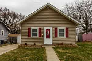 photo 1 of 3407 E 8th St, Des Moines IA 50316