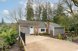 photo 1 of 750 Division St, Oregon City, OR 97045