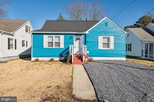 photo 1 of 405 E Appleby Ave, Cambridge, MD 21613