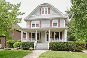 photo 1 of 178 S Kenilworth Ave, Elmhurst IL 60126