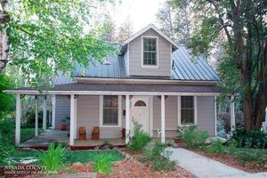 photo 1 of 627 W Broad St, Nevada City CA 95959