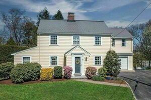 photo 1 of 42 Oakhurst Cir, Needham, MA 02492