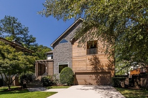 photo 1 of 2502 Oostanaula Dr NE, Brookhaven, GA 30319