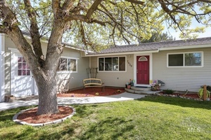 photo 1 of 2438 Mountain View Dr, Emmett, ID 83617