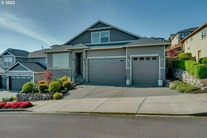 photo 1 of 715 W X St, Washougal, WA 98671