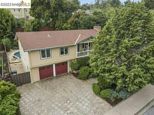 photo 1 of 908 Round Hill Rd, Redwood City, CA 94061