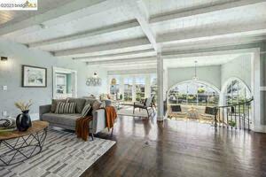photo 1 of 862 Walnut St, Alameda, CA 94501