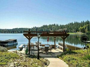 photo 1 of 19759 Pleasantview Dr, Groveland, CA 95321
