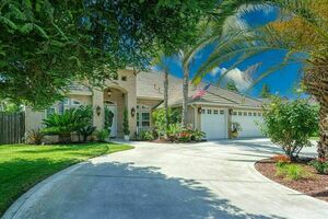 photo 1 of 15825 W Kearney Blvd, Kerman, CA 93630