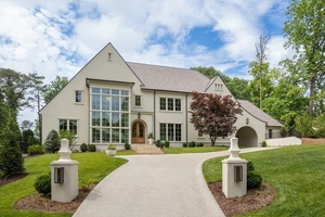 photo 1 of 914 Buckingham Cir NW, Atlanta, GA 30327