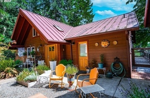 photo 1 of 25307 Jaeg Rd, Junction City, OR 97448