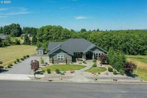 photo 1 of 137 Strawberry Ln, Longview, WA 98632