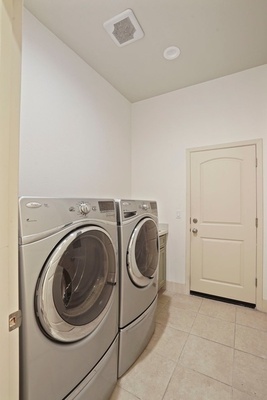 photo 1 of 1726 E. Harding Way, Stockton, CA 95205