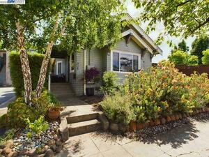 photo 1 of 925 46th St, Oakland, CA 94608