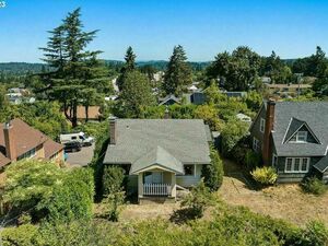 photo 1 of 1313 7th St, Oregon City, OR 97045