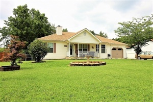 photo 1 of 401 Southlake Dr, La Vergne, TN 37086