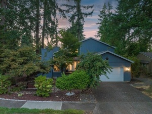 photo 1 of 2641 Wakerobin Ct, West Linn, OR 97068