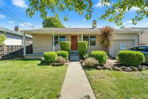 photo 1 of 1021 Larkspur Dr, Burlingame, CA 94010