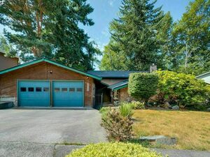 photo 1 of 3820 SE El Camino Dr, Gresham, OR 97080