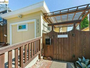photo 1 of 5522 Plumas Ave, Richmond, CA 94804