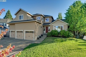 photo 1 of 612 NE Kathleen Ct, Hillsboro, OR 97124