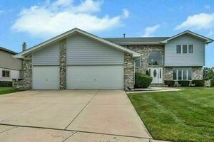 photo 1 of 7819 Lakeside Dr, Tinley Park, IL 60487