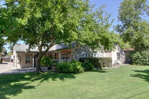 photo 1 of 5955 Shirley Ave, Carmichael, CA 95608