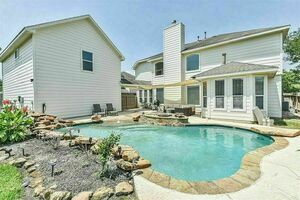 photo 1 of 11310 Wooded Creek Ln, Cypress, TX 77433